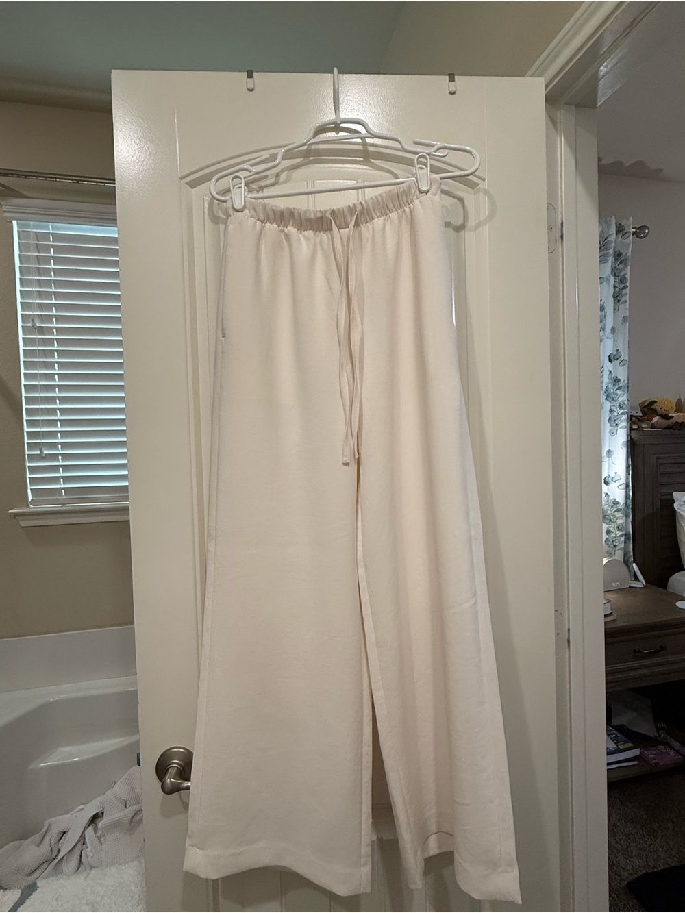 Aritzia - The Lodge Pant™ - Crepette™